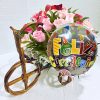 1832 Bicicleta floral con 15 rosas importadas + globo metálico