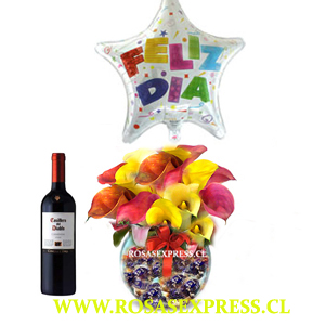 1826 Pecera con chocolates 12 calas coloridas, vino y globo Producto RosasExpress Florerias de Chile